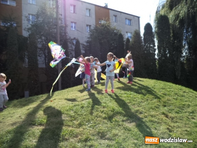 Zdjęcie w galerii na portalu naszwodzislaw.com: Czas na sprzątanie i czas na zabawę w przedszkolu nr 2 w Pszowie wiadomości z regionu