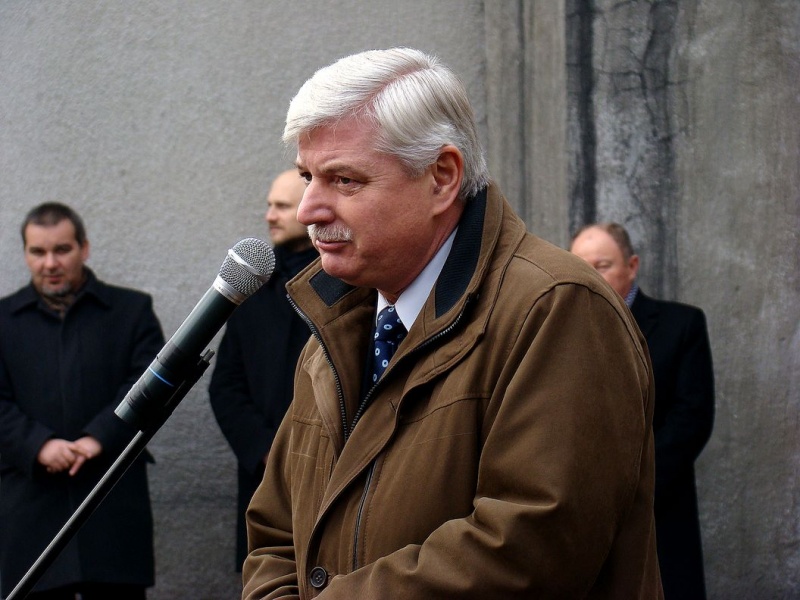 Zdjęcie w galerii na portalu naszwodzislaw.com: Burmistrz Newy 10 metrów nad ziemią wiadomości z regionu