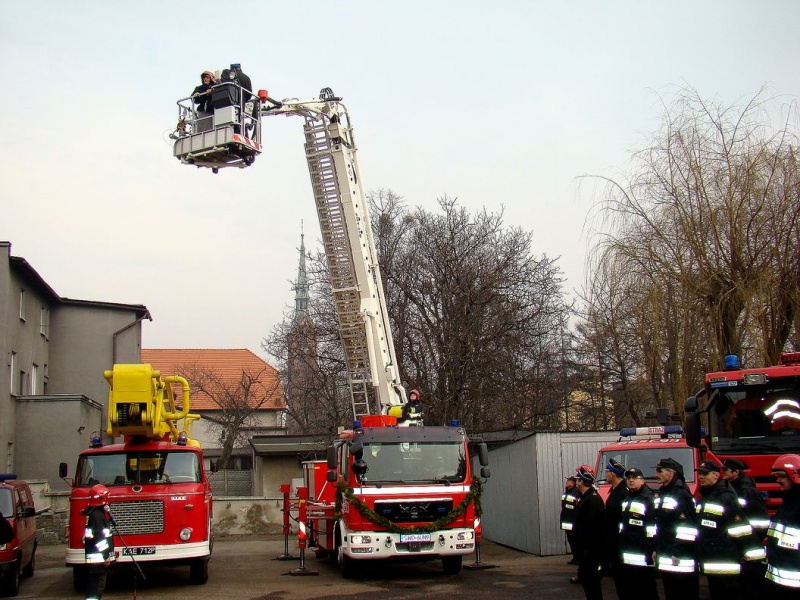 Zdjęcie w galerii na portalu naszwodzislaw.com: Burmistrz Newy 10 metrów nad ziemią wiadomości z regionu