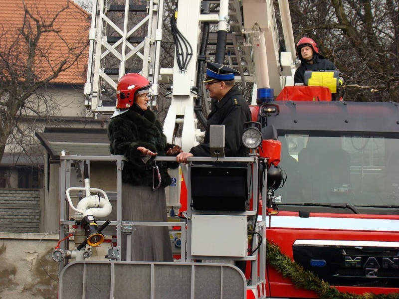 Zdjęcie w galerii na portalu naszwodzislaw.com: Burmistrz Newy 10 metrów nad ziemią wiadomości z regionu