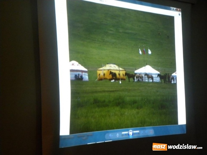 Zdjęcie w galerii na portalu naszwodzislaw.com: Piotr Kulczyna w wodzisławskiej bibliotece. Podróżnik opowiadał o swoich niesamowitych przygodach wiadomości z regionu