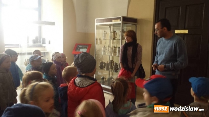 Zdjęcie w galerii na portalu naszwodzislaw.com: Wycieczka ulicami starego miasta. Przedszkolaki z szesnastki poznawały historię Wodzisławia wiadomości z regionu