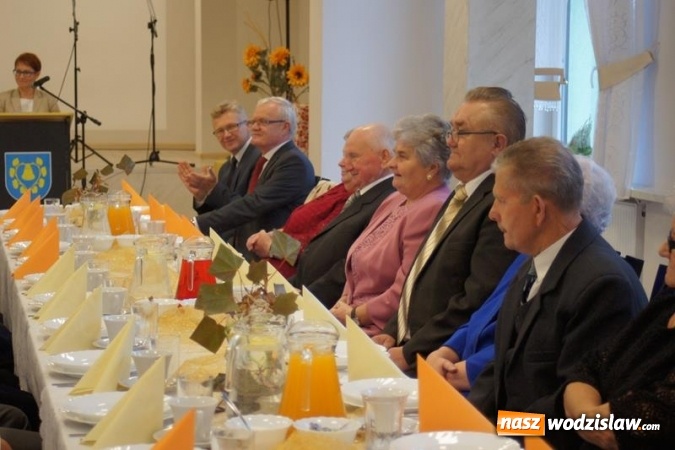 Zdjęcie w galerii na portalu naszwodzislaw.com: Pary małżeńskie z 50-letnim i 60-letnim stażem odebrały medale wiadomości z regionu