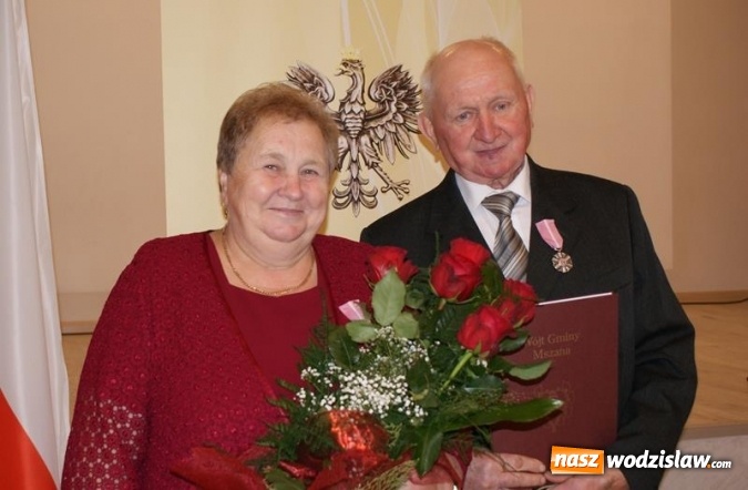 Zdjęcie w galerii na portalu naszwodzislaw.com: Pary małżeńskie z 50-letnim i 60-letnim stażem odebrały medale wiadomości z regionu