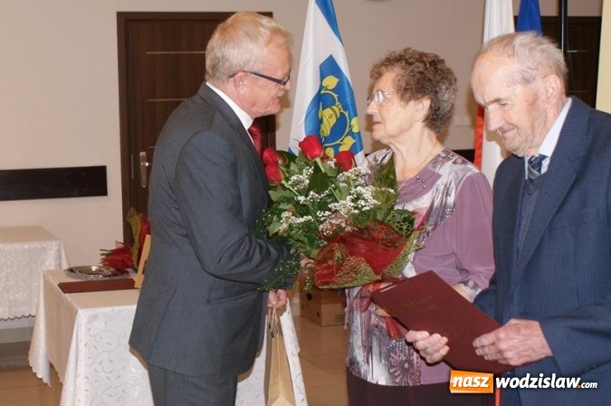 Zdjęcie w galerii na portalu naszwodzislaw.com: Pary małżeńskie z 50-letnim i 60-letnim stażem odebrały medale wiadomości z regionu