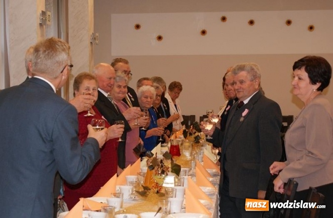 Zdjęcie w galerii na portalu naszwodzislaw.com: Pary małżeńskie z 50-letnim i 60-letnim stażem odebrały medale wiadomości z regionu