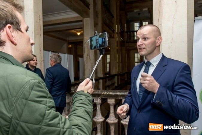 Zdjęcie w galerii na portalu naszwodzislaw.com: Podtapianie samorządów. Marszałek przeciwko zmianom w prawie, które spowodują wzrost opłat za wodę wiadomości z regionu