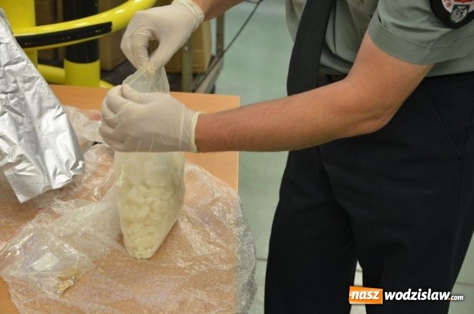 Zdjęcie w galerii na portalu naszwodzislaw.com: Mundurowi zabezpieczyli groźne dopalacze. W paczce miały być zabawki! wiadomości z regionu