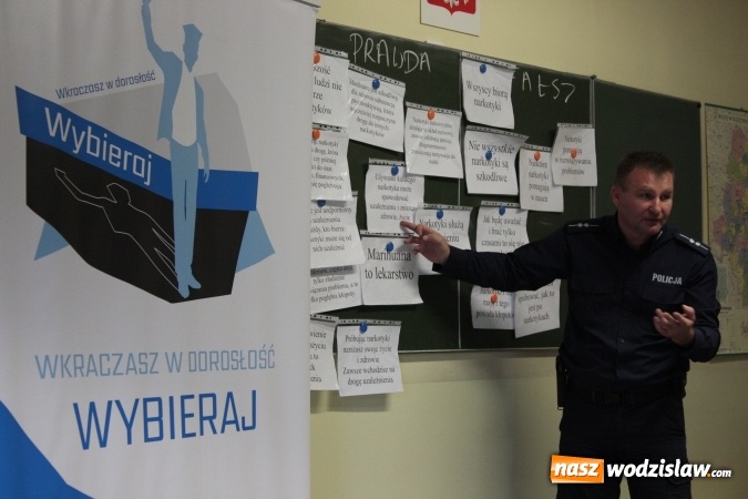 Zdjęcie w galerii na portalu naszwodzislaw.com: Wkraczasz w dorosłość – Wybieraj!  wiadomości z regionu