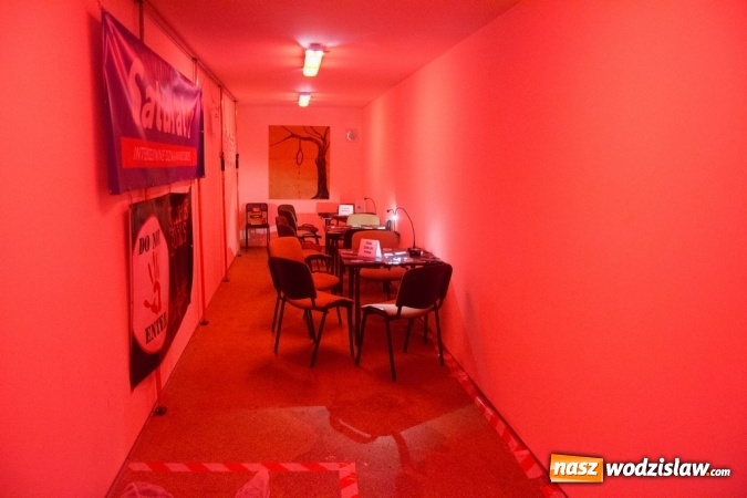 Zdjęcie w galerii na portalu naszwodzislaw.com: Pani zabija pana, czyli mrożąca krew w żyłach impreza w Rodzinnym Parku Rozrywki wiadomości z regionu