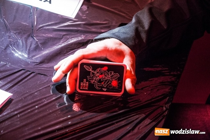 Zdjęcie w galerii na portalu naszwodzislaw.com: Pani zabija pana, czyli mrożąca krew w żyłach impreza w Rodzinnym Parku Rozrywki wiadomości z regionu