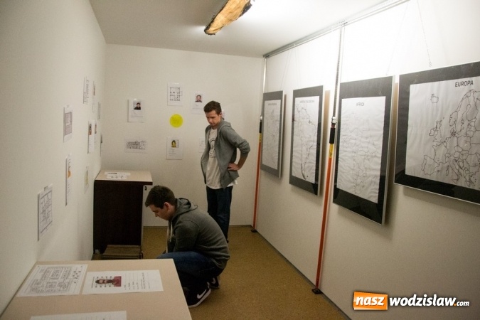 Zdjęcie w galerii na portalu naszwodzislaw.com: Pani zabija pana, czyli mrożąca krew w żyłach impreza w Rodzinnym Parku Rozrywki wiadomości z regionu