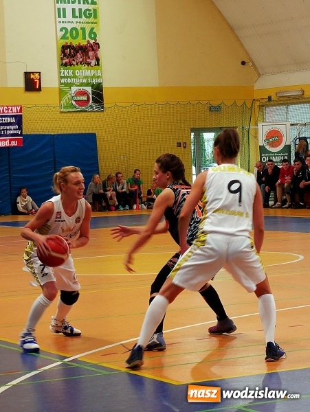 Zdjęcie w galerii na portalu naszwodzislaw.com: Koszykarki Olimpii pokonane. UKS Basket Aleksandr&oacute;w Ł&oacute;dzki wygrywa mecz wiadomości z regionu