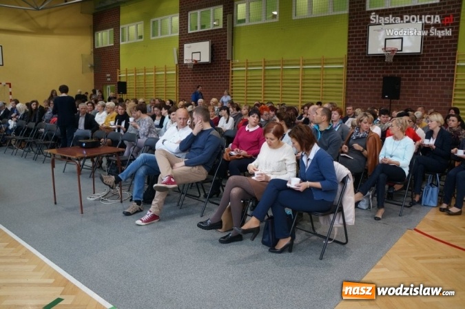 Zdjęcie w galerii na portalu naszwodzislaw.com: Policjanci szkolili nauczycieli na temat zagrożeń terrorystycznych  wiadomości z regionu