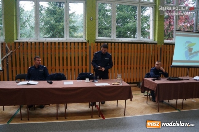 Zdjęcie w galerii na portalu naszwodzislaw.com: Policjanci szkolili nauczycieli na temat zagrożeń terrorystycznych  wiadomości z regionu