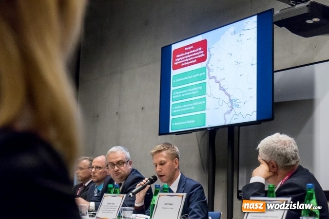Zdjęcie w galerii na portalu naszwodzislaw.com: Nie ma Śląska bez Odry - panel na temat przyszłości transportu wodnego na zakończenie VI Kongresu Małej i Średniej Przedsiębiorczości wiadomości z regionu