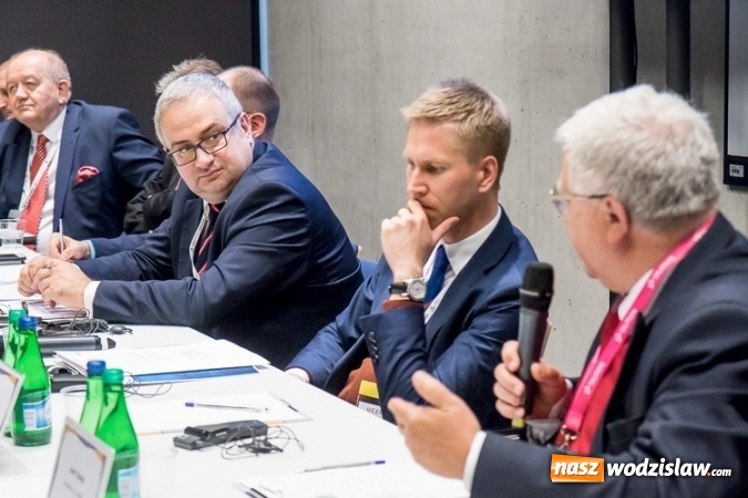 Zdjęcie w galerii na portalu naszwodzislaw.com: Nie ma Śląska bez Odry - panel na temat przyszłości transportu wodnego na zakończenie VI Kongresu Małej i Średniej Przedsiębiorczości wiadomości z regionu