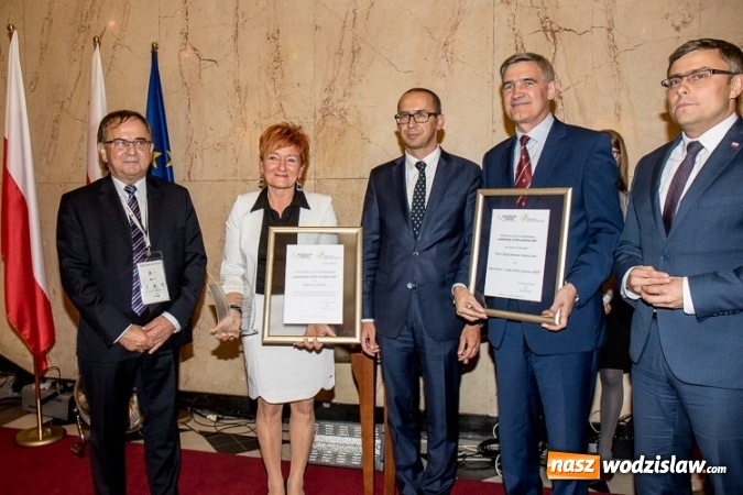 Zdjęcie w galerii na portalu naszwodzislaw.com: Wręczono wyróżnienia Programu Samorząd, który wspiera MŚP. Nagrodzono Rydułtowy i Wodzisław Śląski  wiadomości z regionu