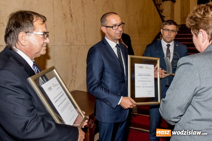 Zdjęcie w galerii na portalu naszwodzislaw.com: Wręczono wyróżnienia Programu Samorząd, który wspiera MŚP. Nagrodzono Rydułtowy i Wodzisław Śląski  wiadomości z regionu
