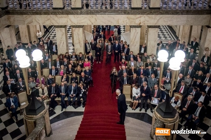 Zdjęcie w galerii na portalu naszwodzislaw.com: Wręczono wyróżnienia Programu Samorząd, który wspiera MŚP. Nagrodzono Rydułtowy i Wodzisław Śląski  wiadomości z regionu