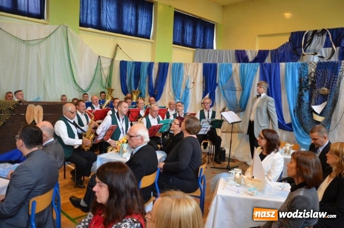 Zdjęcie w galerii na portalu naszwodzislaw.com: W powiecie uczczono Dzień Edukacji Narodowej wiadomości z regionu