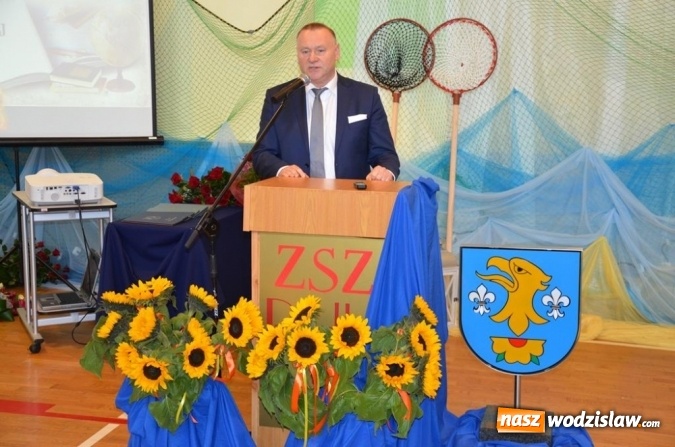 Zdjęcie w galerii na portalu naszwodzislaw.com: W powiecie uczczono Dzień Edukacji Narodowej wiadomości z regionu