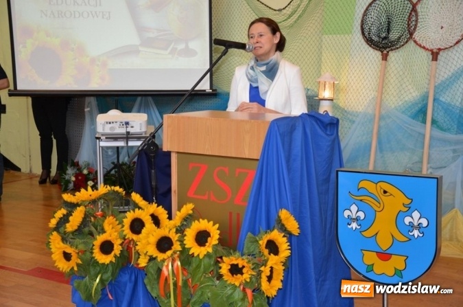 Zdjęcie w galerii na portalu naszwodzislaw.com: W powiecie uczczono Dzień Edukacji Narodowej wiadomości z regionu