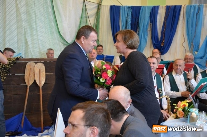 Zdjęcie w galerii na portalu naszwodzislaw.com: W powiecie uczczono Dzień Edukacji Narodowej wiadomości z regionu