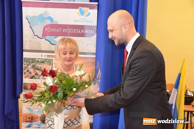 Zdjęcie w galerii na portalu naszwodzislaw.com: W powiecie uczczono Dzień Edukacji Narodowej wiadomości z regionu