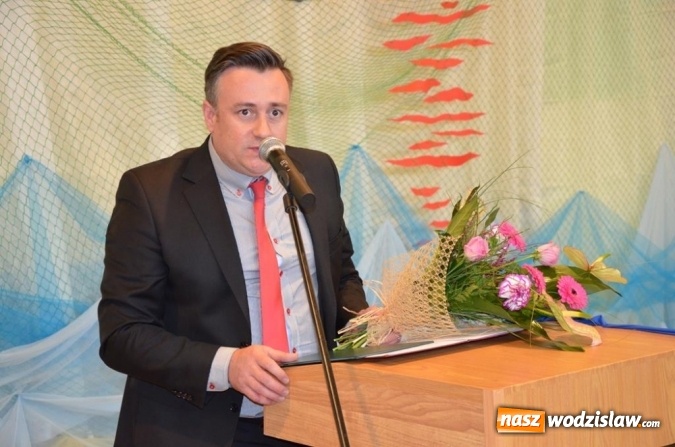 Zdjęcie w galerii na portalu naszwodzislaw.com: W powiecie uczczono Dzień Edukacji Narodowej wiadomości z regionu