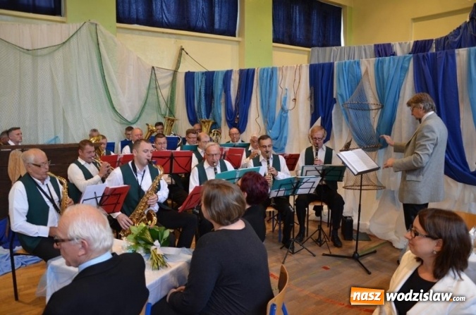 Zdjęcie w galerii na portalu naszwodzislaw.com: W powiecie uczczono Dzień Edukacji Narodowej wiadomości z regionu