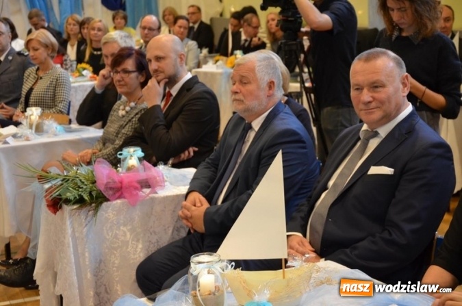 Zdjęcie w galerii na portalu naszwodzislaw.com: W powiecie uczczono Dzień Edukacji Narodowej wiadomości z regionu