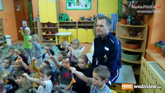 Zdjęcie w galerii na portalu naszwodzislaw.com: Przedszkolaki w policyjnych czapkach wiadomości z regionu