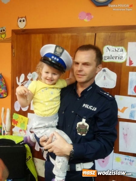 Zdjęcie w galerii na portalu naszwodzislaw.com: Przedszkolaki w policyjnych czapkach wiadomości z regionu