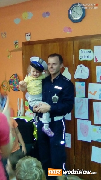 Zdjęcie w galerii na portalu naszwodzislaw.com: Przedszkolaki w policyjnych czapkach wiadomości z regionu