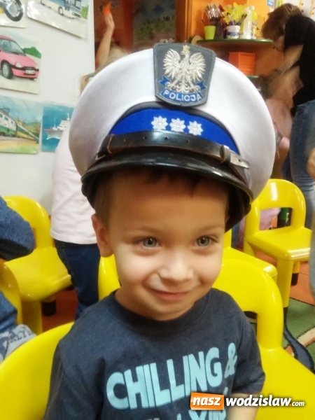 Zdjęcie w galerii na portalu naszwodzislaw.com: Przedszkolaki w policyjnych czapkach wiadomości z regionu