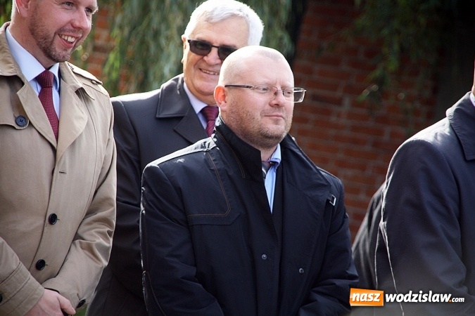 Zdjęcie w galerii na portalu naszwodzislaw.com: Szpitale w powiecie mają nowe karetki. Do zakupu dołożyło się czternaście samorządów  wiadomości z regionu