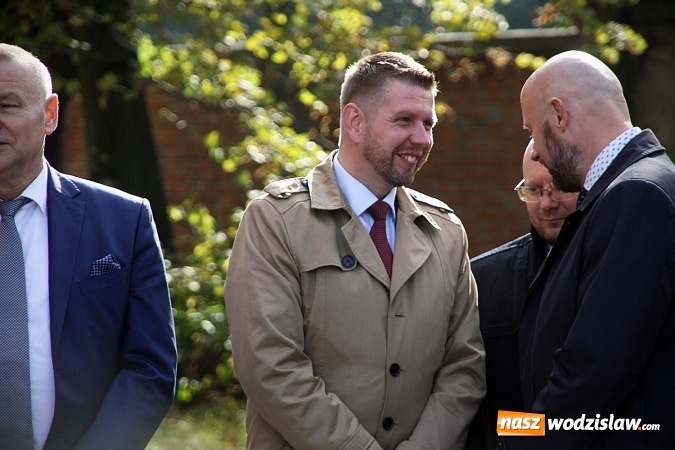 Zdjęcie w galerii na portalu naszwodzislaw.com: Szpitale w powiecie mają nowe karetki. Do zakupu dołożyło się czternaście samorządów  wiadomości z regionu