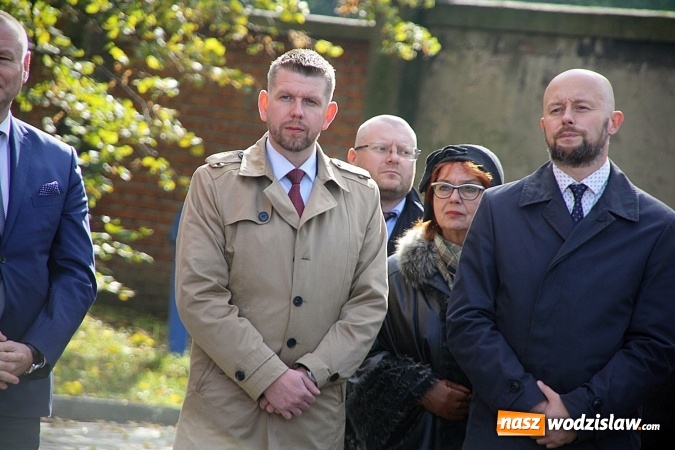 Zdjęcie w galerii na portalu naszwodzislaw.com: Szpitale w powiecie mają nowe karetki. Do zakupu dołożyło się czternaście samorządów  wiadomości z regionu