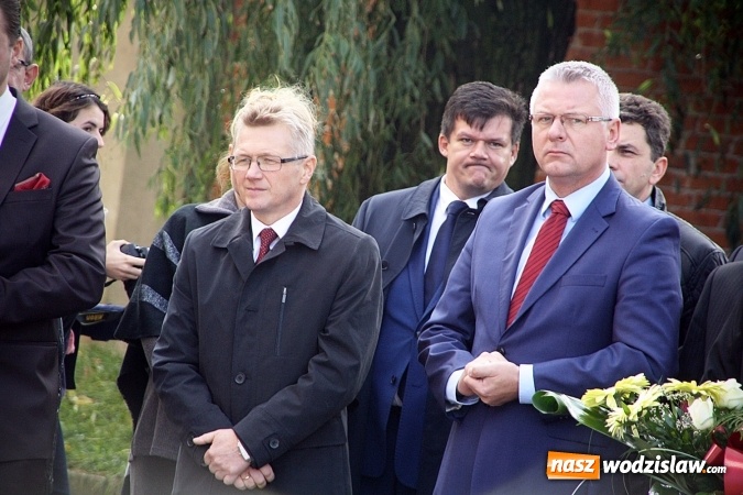 Zdjęcie w galerii na portalu naszwodzislaw.com: Szpitale w powiecie mają nowe karetki. Do zakupu dołożyło się czternaście samorządów  wiadomości z regionu