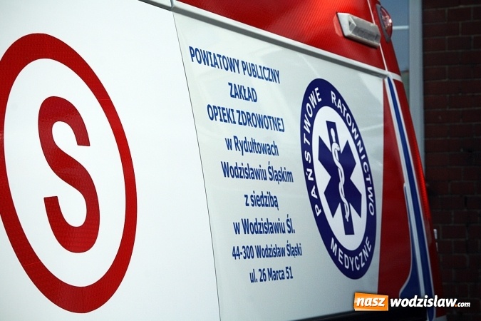 Zdjęcie w galerii na portalu naszwodzislaw.com: Szpitale w powiecie mają nowe karetki. Do zakupu dołożyło się czternaście samorządów  wiadomości z regionu