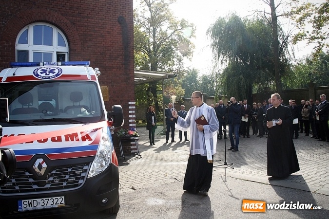 Zdjęcie w galerii na portalu naszwodzislaw.com: Szpitale w powiecie mają nowe karetki. Do zakupu dołożyło się czternaście samorządów  wiadomości z regionu