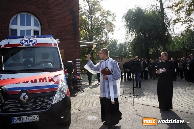 Zdjęcie w galerii na portalu naszwodzislaw.com: Szpitale w powiecie mają nowe karetki. Do zakupu dołożyło się czternaście samorządów  wiadomości z regionu