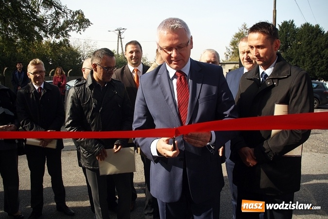 Zdjęcie w galerii na portalu naszwodzislaw.com: Szpitale w powiecie mają nowe karetki. Do zakupu dołożyło się czternaście samorządów  wiadomości z regionu