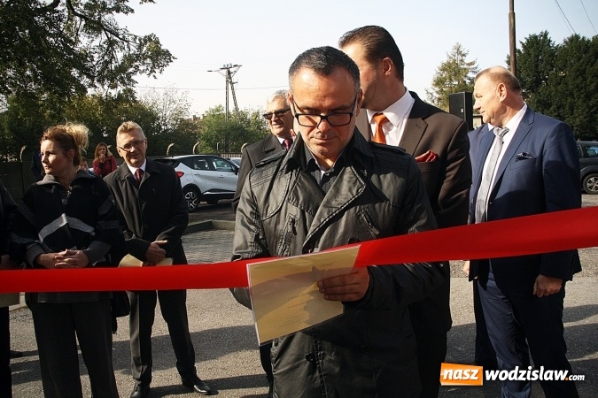 Zdjęcie w galerii na portalu naszwodzislaw.com: Szpitale w powiecie mają nowe karetki. Do zakupu dołożyło się czternaście samorządów  wiadomości z regionu