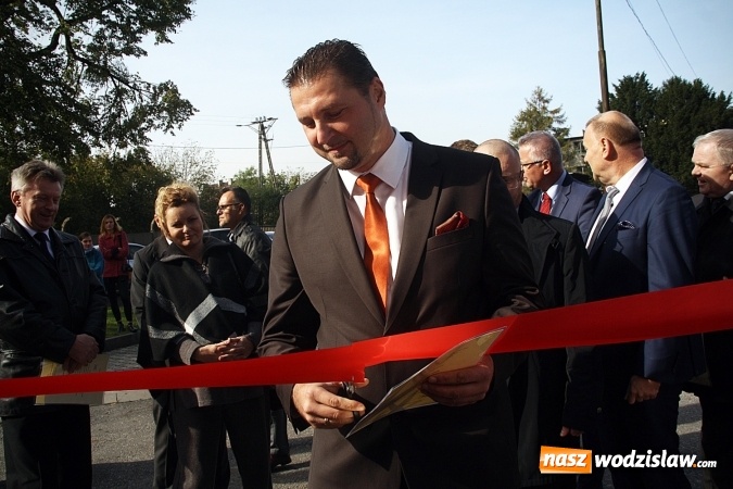 Zdjęcie w galerii na portalu naszwodzislaw.com: Szpitale w powiecie mają nowe karetki. Do zakupu dołożyło się czternaście samorządów  wiadomości z regionu