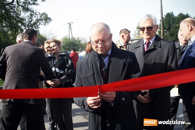 Zdjęcie w galerii na portalu naszwodzislaw.com: Szpitale w powiecie mają nowe karetki. Do zakupu dołożyło się czternaście samorządów  wiadomości z regionu