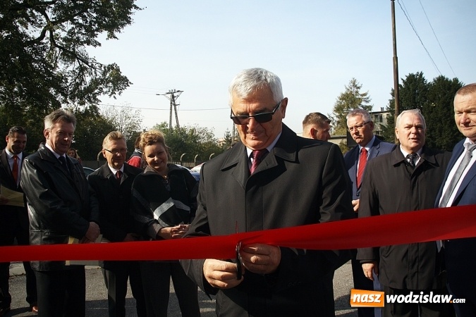 Zdjęcie w galerii na portalu naszwodzislaw.com: Szpitale w powiecie mają nowe karetki. Do zakupu dołożyło się czternaście samorządów  wiadomości z regionu