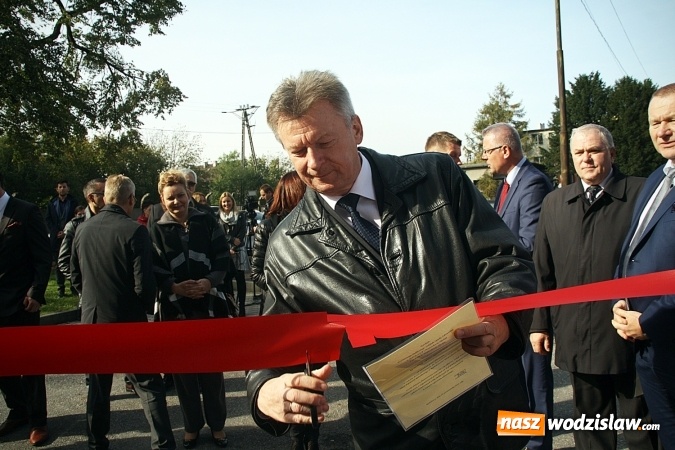 Zdjęcie w galerii na portalu naszwodzislaw.com: Szpitale w powiecie mają nowe karetki. Do zakupu dołożyło się czternaście samorządów  wiadomości z regionu