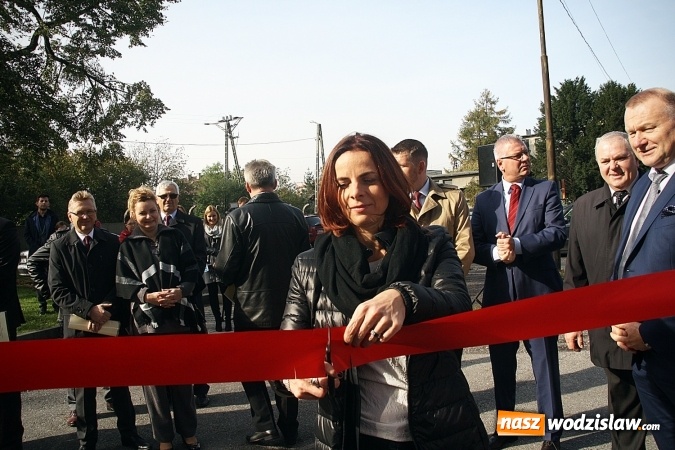 Zdjęcie w galerii na portalu naszwodzislaw.com: Szpitale w powiecie mają nowe karetki. Do zakupu dołożyło się czternaście samorządów  wiadomości z regionu